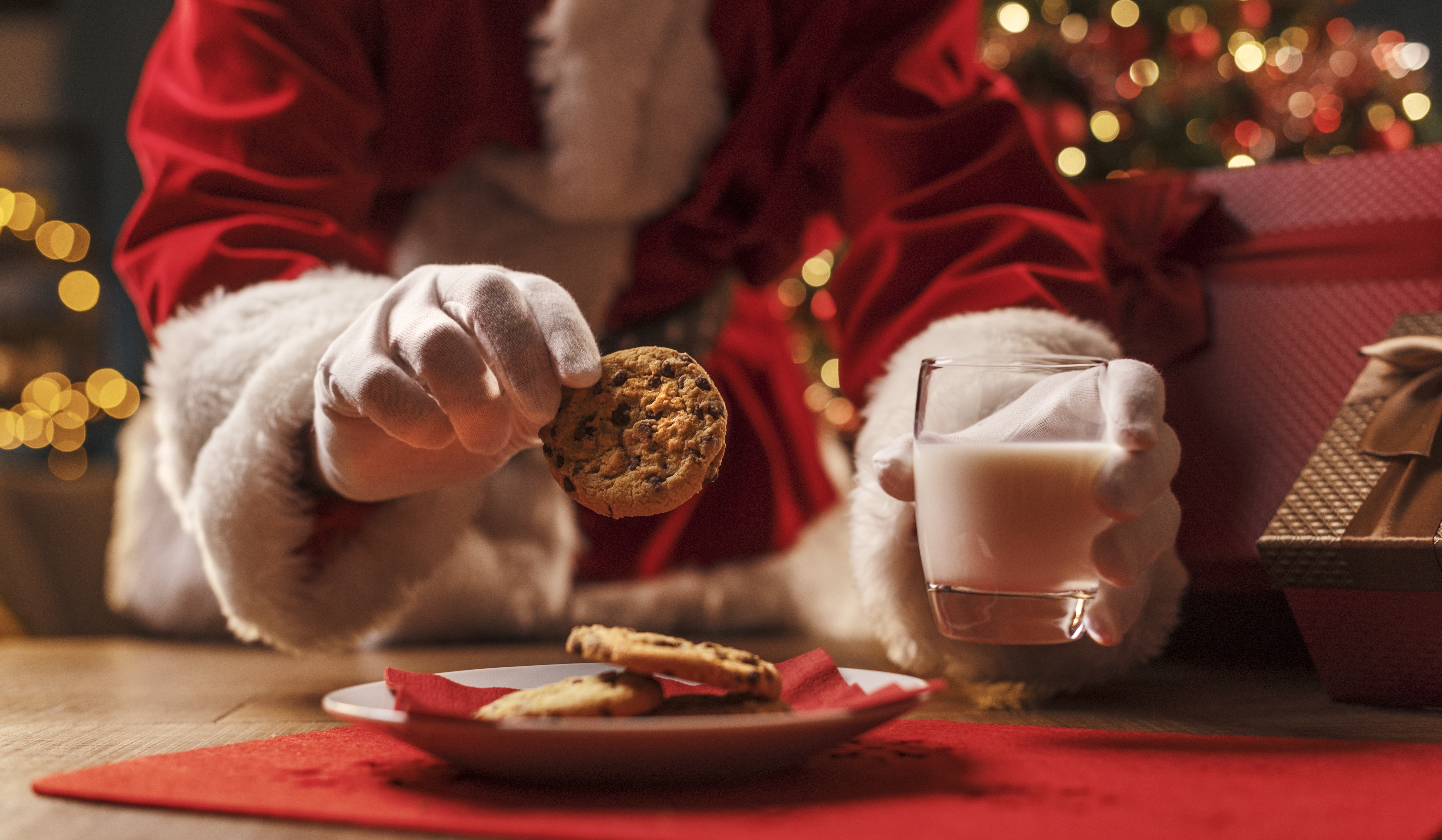 What is Santa's favorite dessert? image