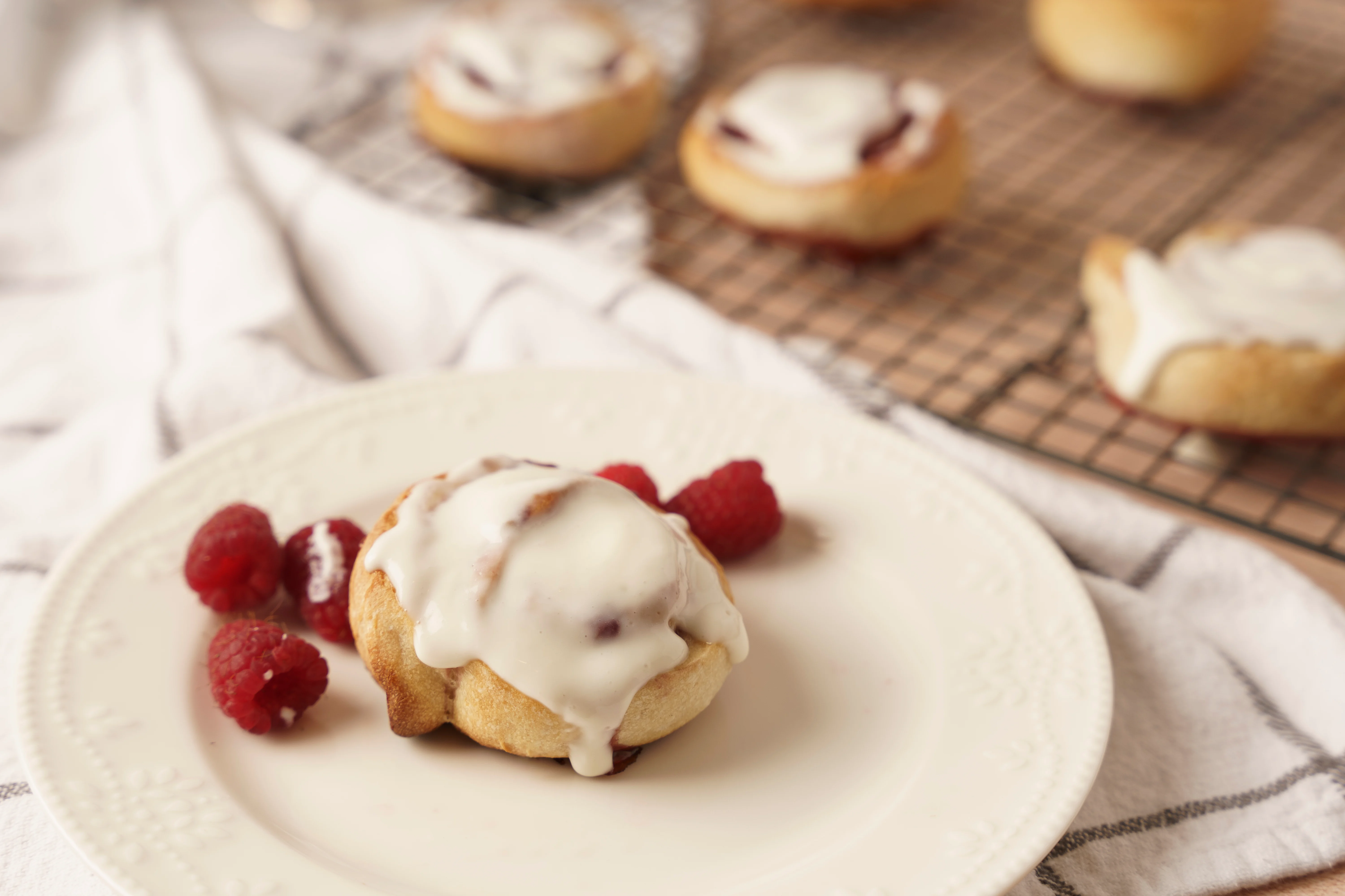 Raspberry Breakfast Rolls | Recipe Reader