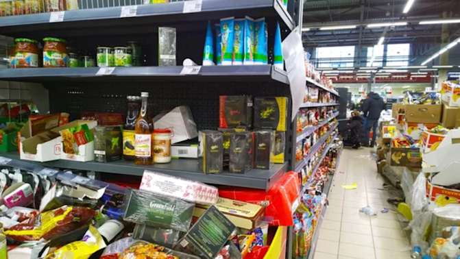7 Signs Your Grocery Store Could Be a Germ Haven-1