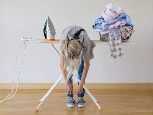 Stop Damaging Your Clothes with Your Iron-1