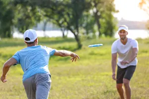 What's a frisbee's favorite type of music? image