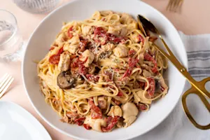 Maria-sChickenPepperAlfredo-01