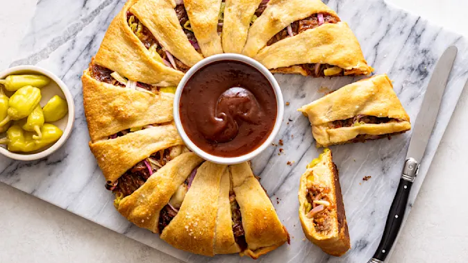 Pull-Apart Pulled Pork Ring