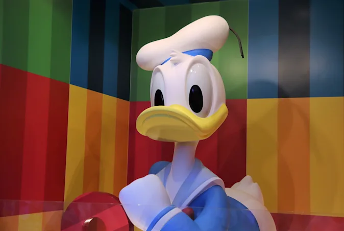 What time does Donald Duck wake up? image