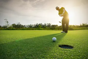 What did the golfer order at the bakery? image