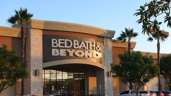 12 Popular Retail Stores That Went Bankrupt-3