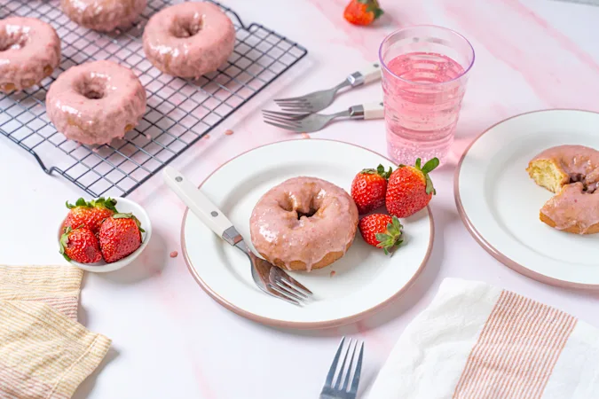 Baked Strawberry Donuts