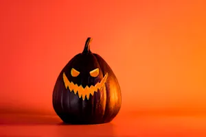 What does a jack-o-lantern like to read? image