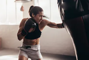 What's a boxer's favorite drink? image