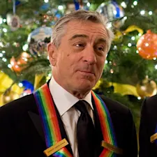 Robert De Niro with Kennedy Center Honor at the White House on December 6, 2009 (cropped)