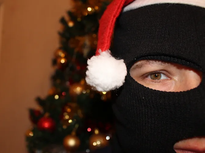 10 Crazy Christmas Crimes-8