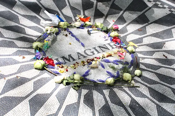 The Tragic Murder of John Lennon-1