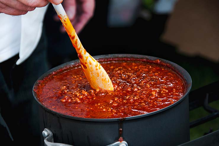  Which musician loves to make chili? image