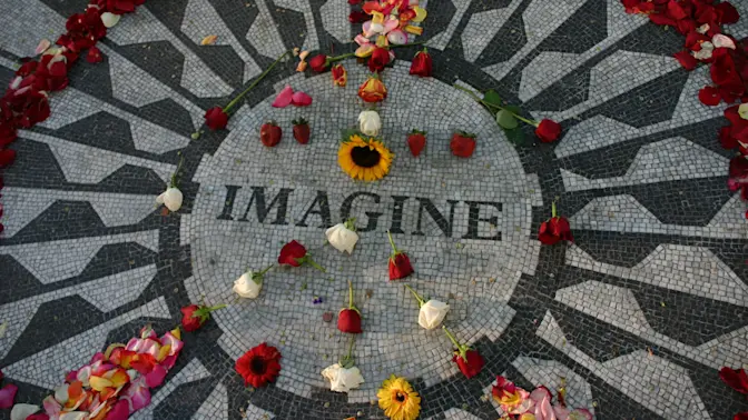 Yoko Ono Knew John Lennon Was in Danger Before His Death-1