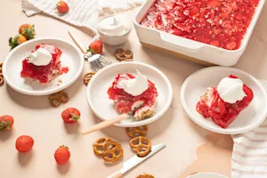 Aunt Carole-s Strawberry Pretzel Surprise-5