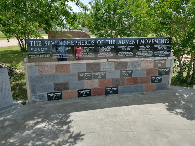 The Cult Behind the Waco Siege-6