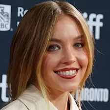 Sydney Sweeney at the 2024 Toronto International Film Festival (cropped 2).jpg