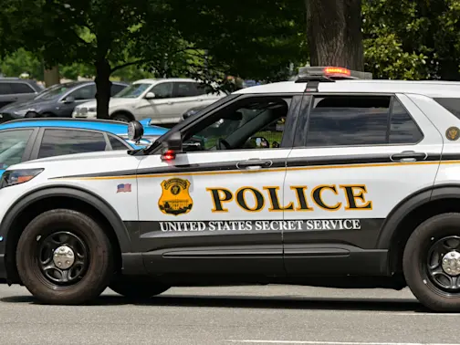 Man Shot by Secret Service After Armed Standoff Near White House-1