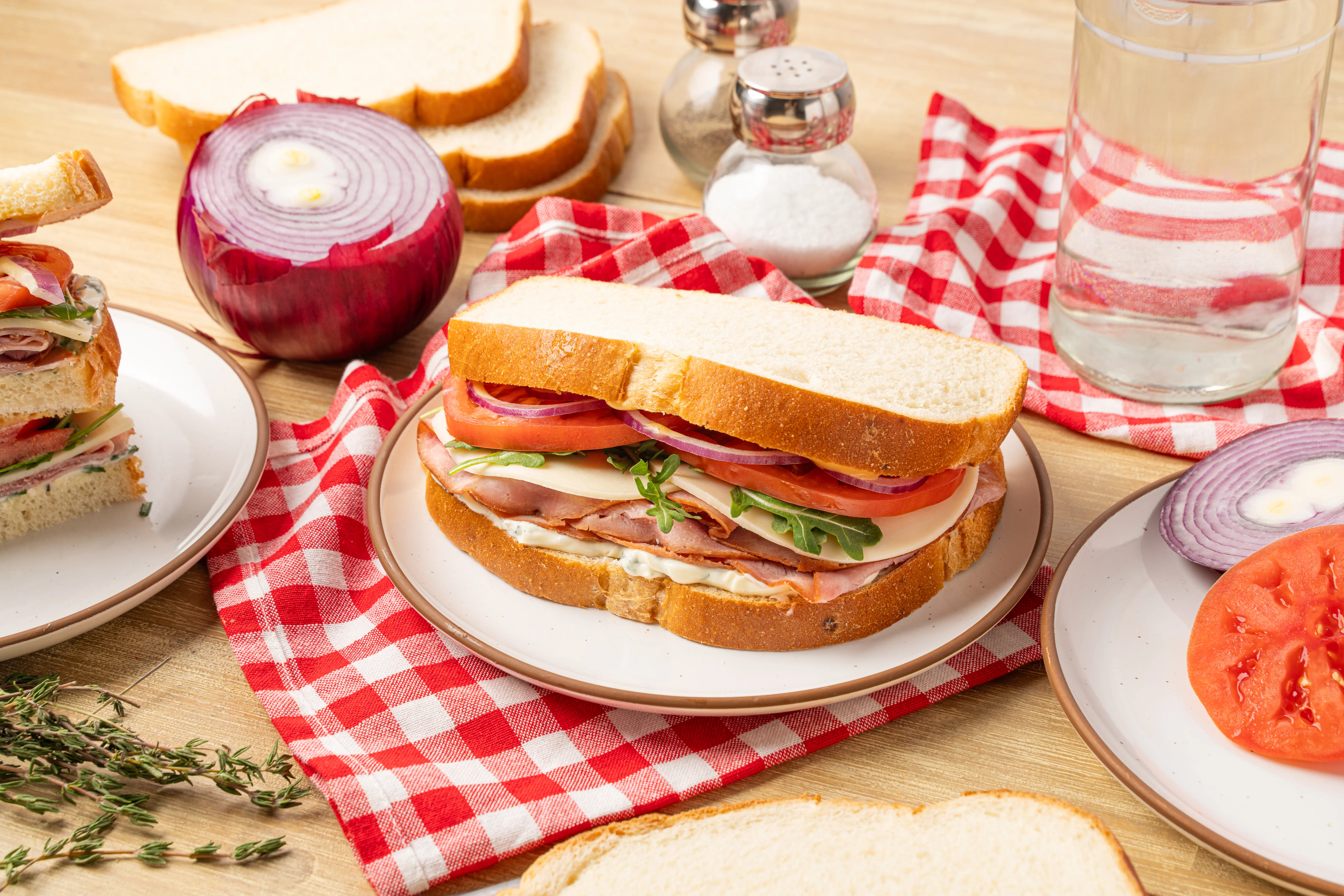 Deli-Fresh Sandwich | Mama's Cooking