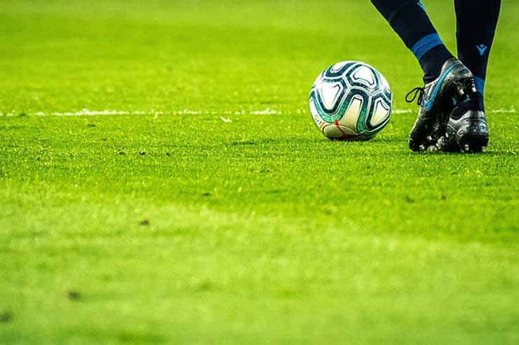  What do soccer referees send during the holidays? image