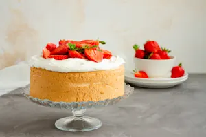What do they serve at birthday parties in heaven? image