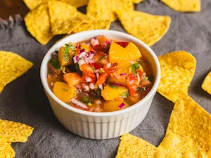 pueblos peach salsa (5)