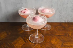 champagne strawberry floats (10)