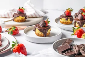 Chocolate Covered Strawberry Cheesecakes-2