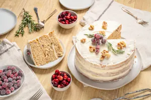 Deck the Halls Cake-4