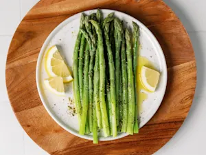 Simply Delicious Steamed Asparagus