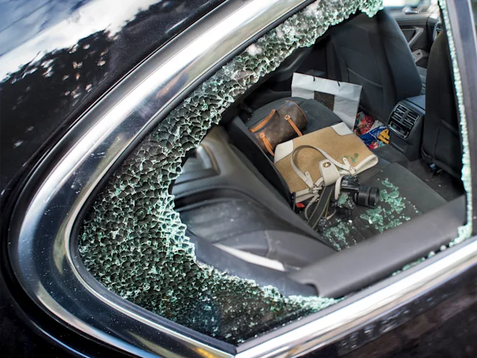 10 Tips to Outsmart Holiday Parking Lot Thieves-3