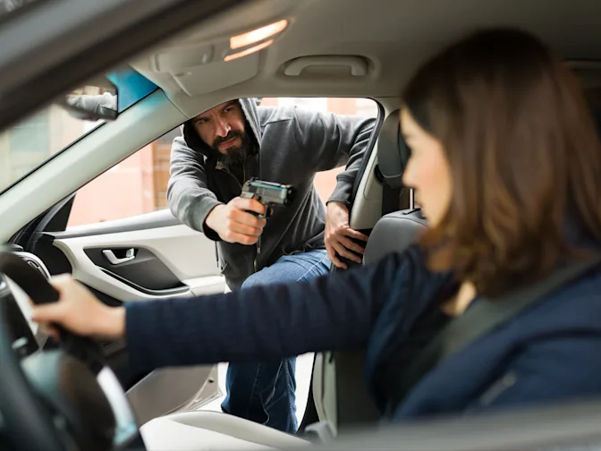 10 Tips to Outsmart Holiday Parking Lot Thieves-5