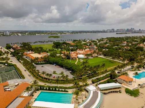 Elon Musk ‘Living’ at Mar-a-Lago — And It’s Driving Trump Insiders Crazy!-1