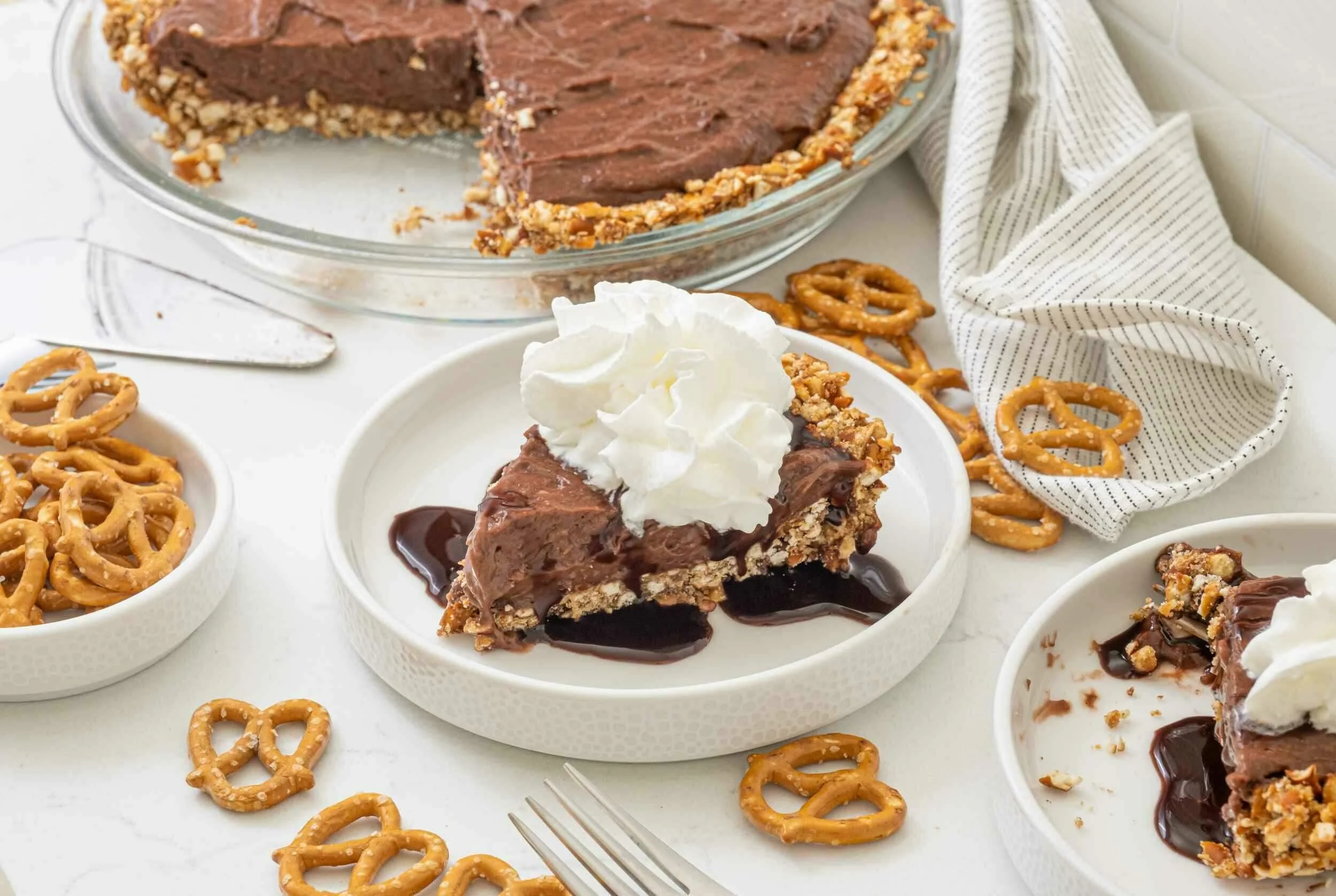 Chocolate Pretzel Pie | Recipes Direct