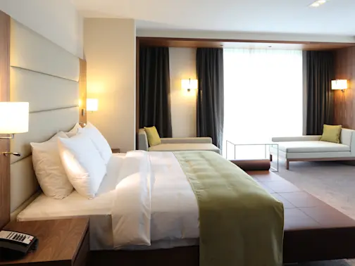How To Get Your Hotel Room Upgraded for Free-1