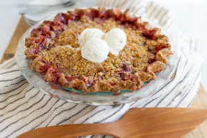 Strawberry Crumble Pie