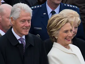 960px-Bill and Hillary Clinton at 58th Inauguration 01-20-17 (cropped)