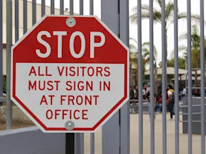 Texas Mom Convicted for Posing as Her 13-Year-Old Daughter to Expose School Security Flaws-1