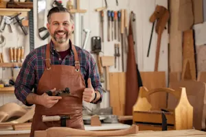 Who is a carpenter's favorite singer? image