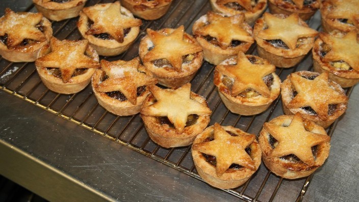 Festive mince pies | This Morning