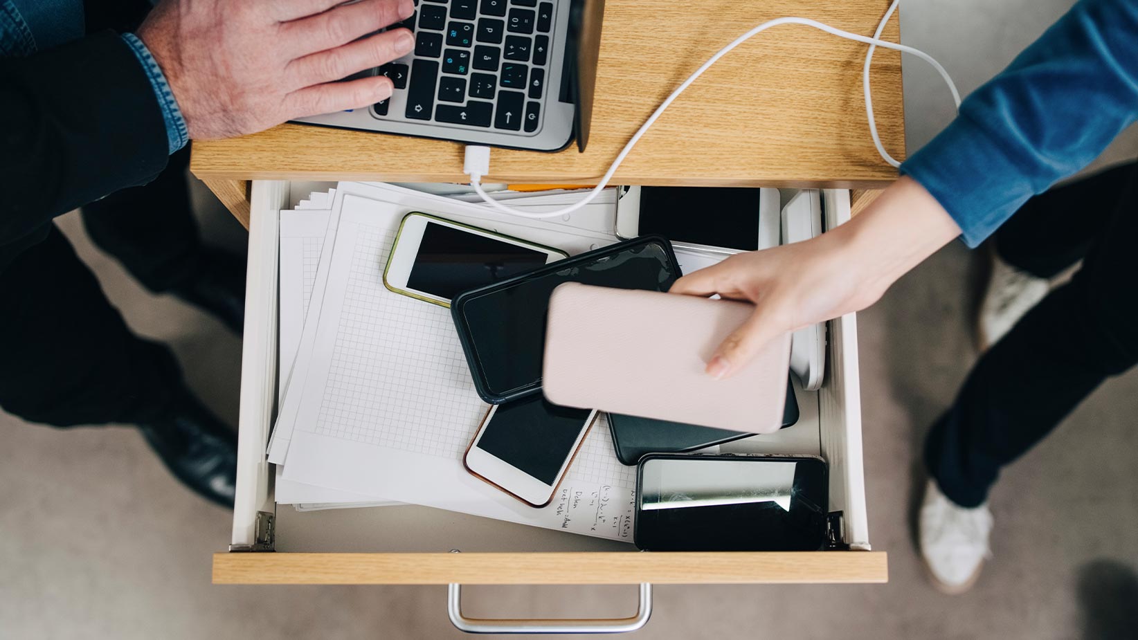 Teachers get new guidance as ministers ‘ban’ mobile phones in schools