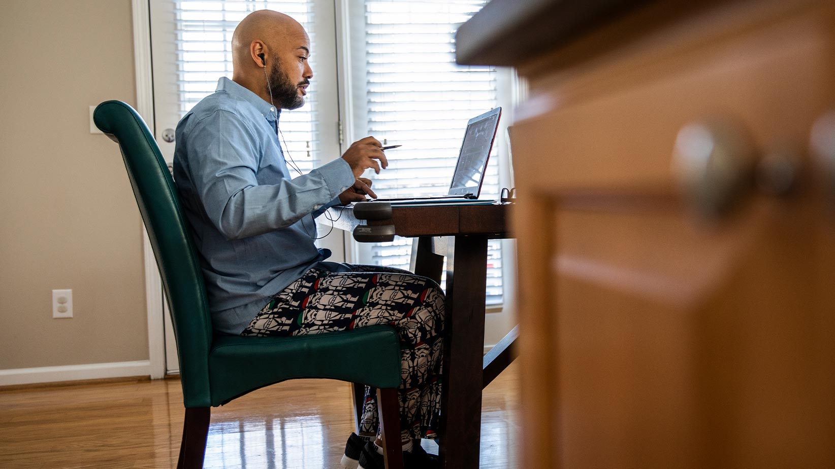 One-third of British employees work in pyjamas, survey finds | This Morning