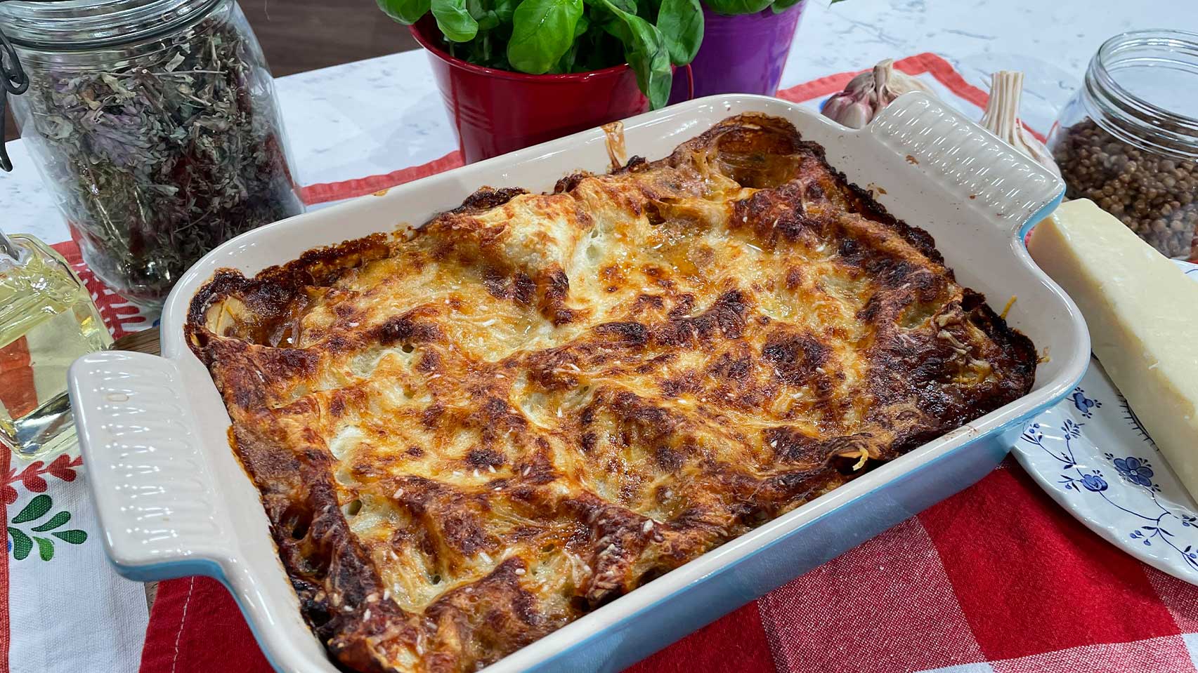 Phil's guilt-free family favourites - Healthier lasagne | This Morning