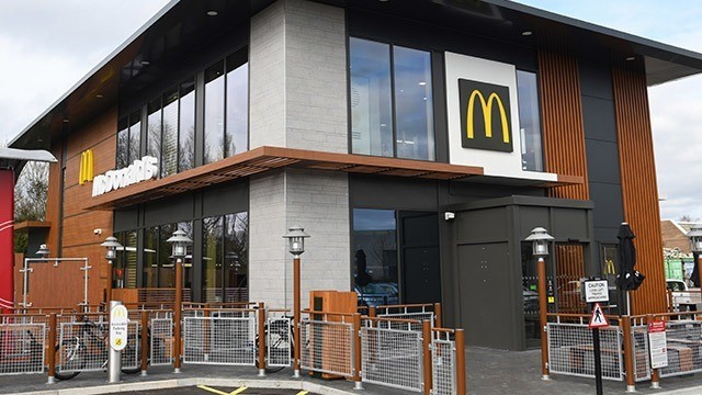 McDonald's closing all restuarant seating areas | This Morning