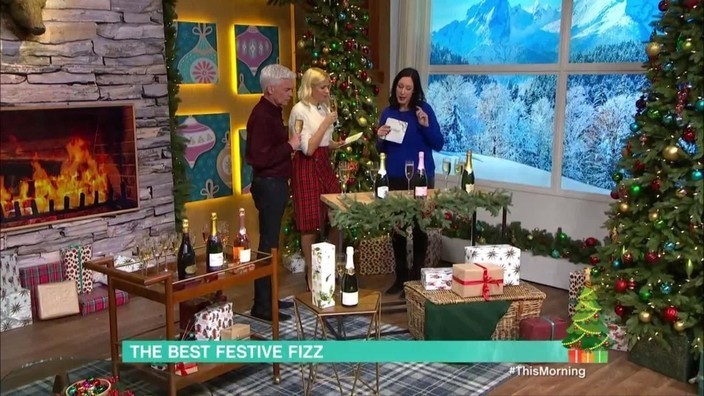 The best supermarket festive fizz | This Morning