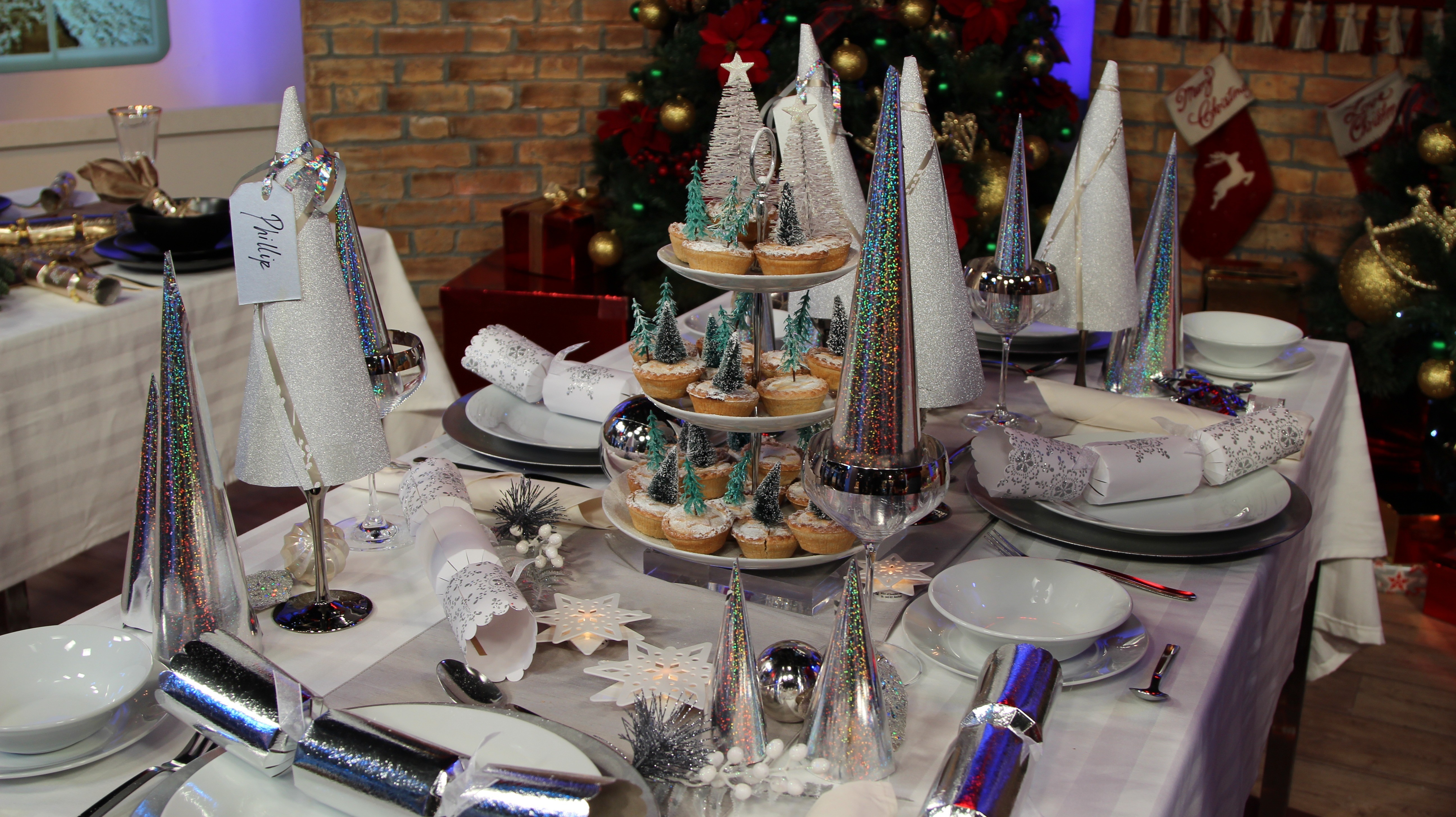 Christmas table decorations | This Morning