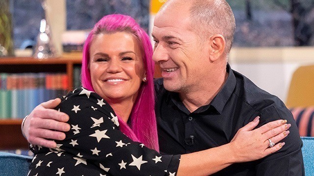 Szexkapcsolat simontornya kereső. fincsi punci, extrovertált szó jelentése sztriptíz kezdőknek