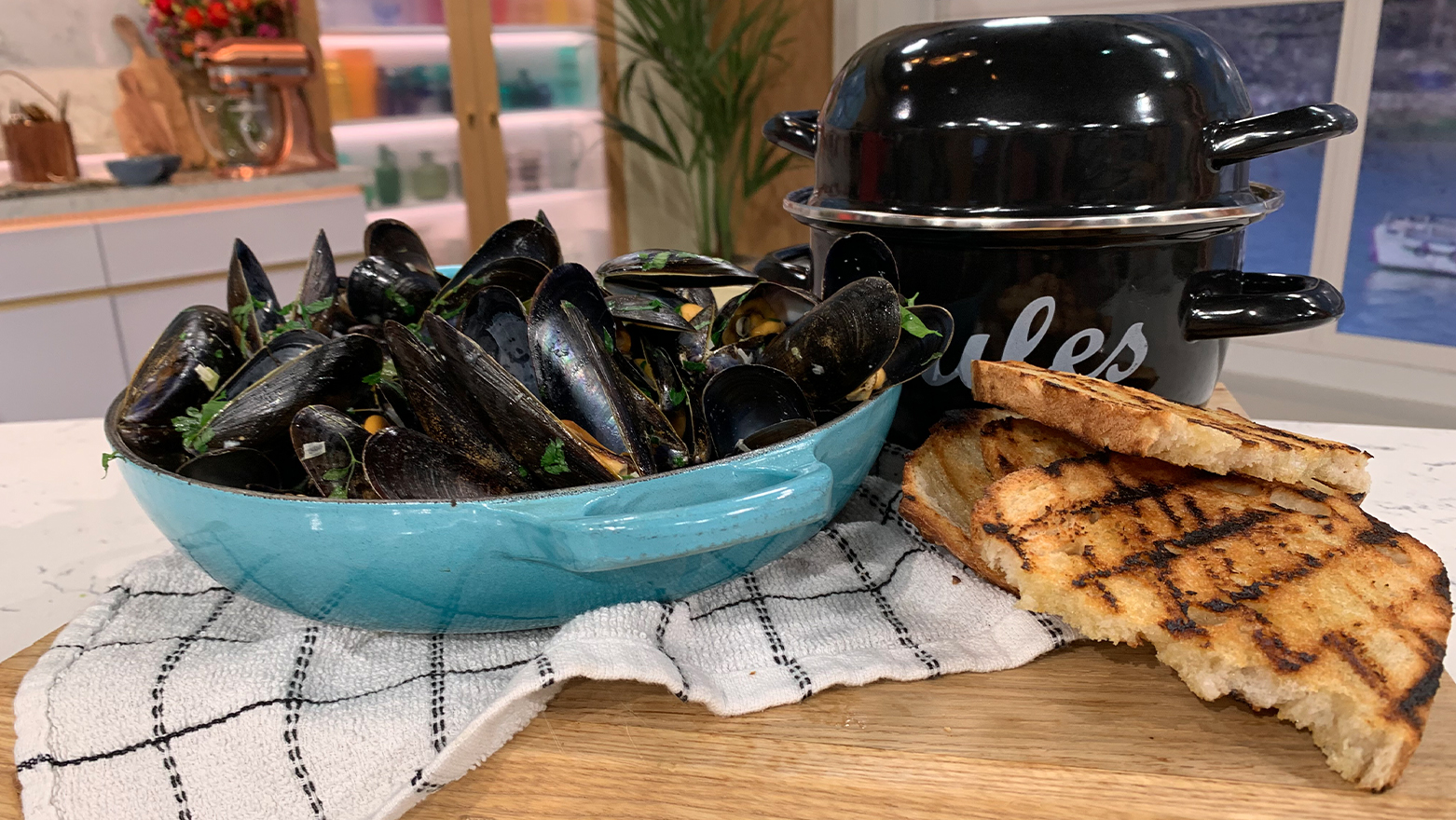 James Martin's Moules Mariniere This Morning