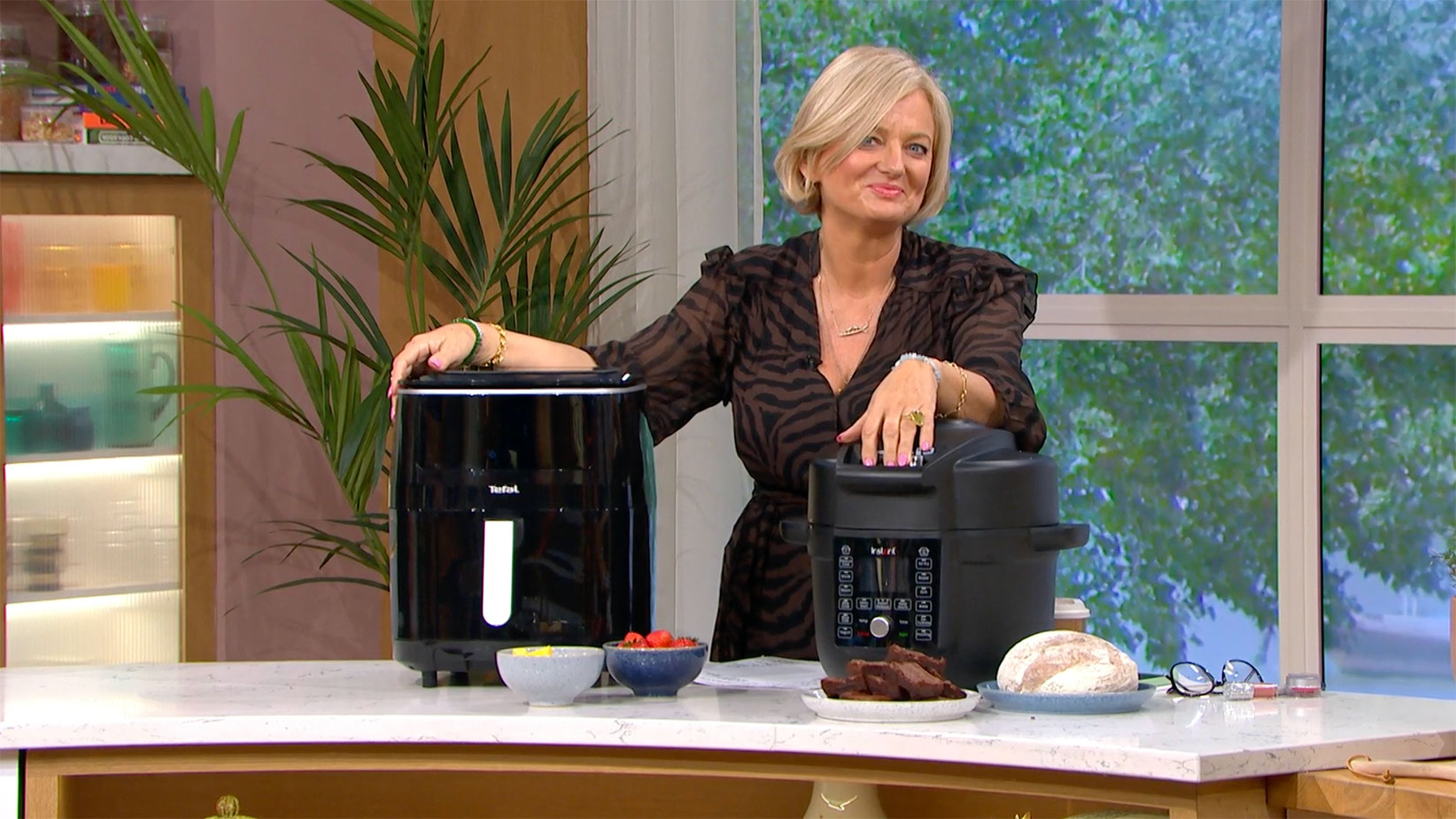 Introducing: the magic bullet Air Fryer! This kitchen must-have