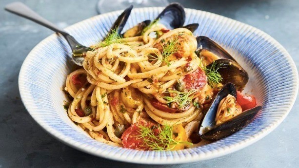 Jamie Oliver's seafood linguine | This Morning
